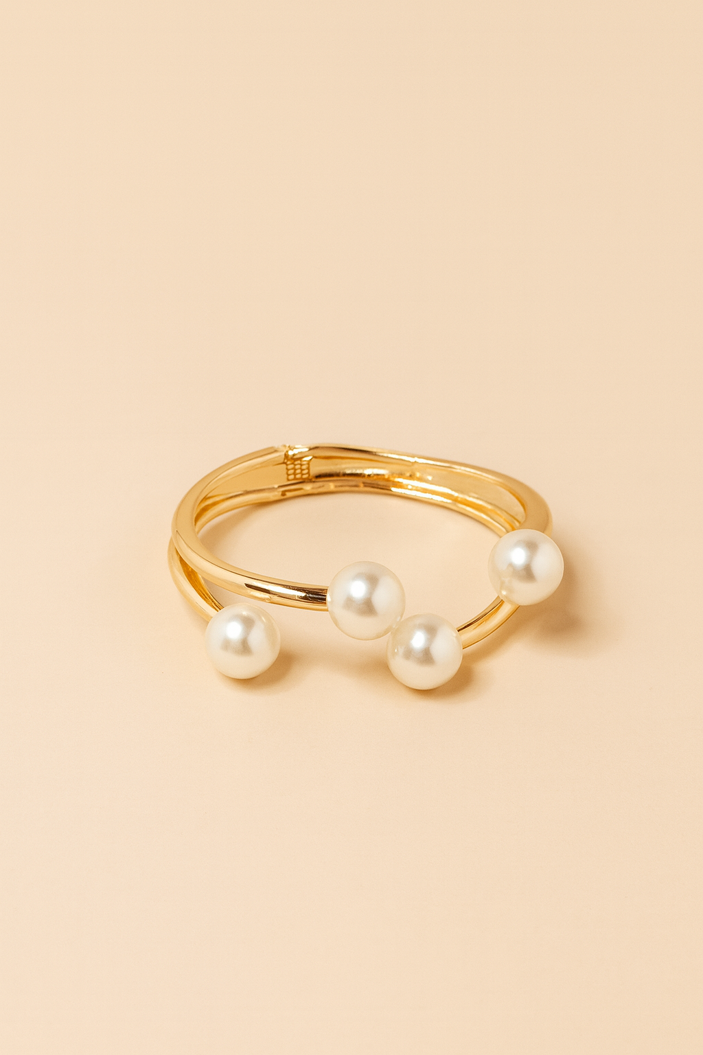 Open Gold Bracelet with Elegant Pearls