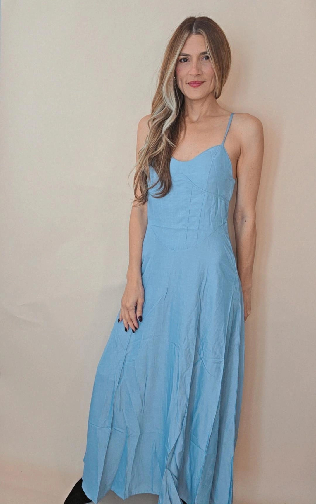 Vestido Midi Celeste con Corset Fit