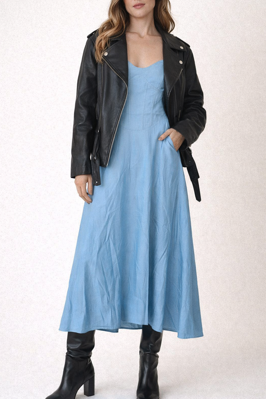Vestido Midi Celeste con Corset Fit